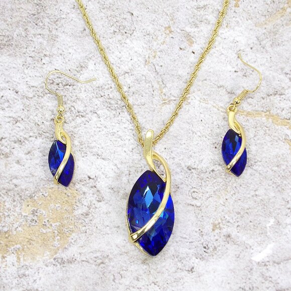 Blue large crystal marquise pendant necklace and earrings set on rope chain - Picture 6 of 7